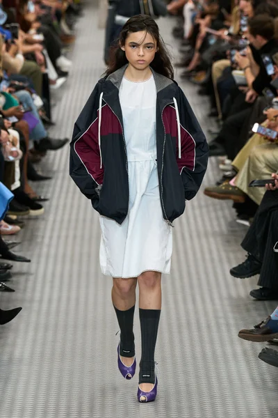Look 12
